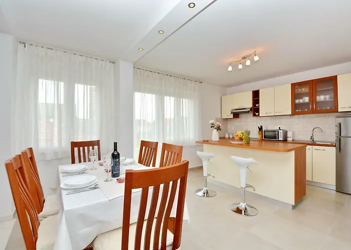 Apartment Lovre