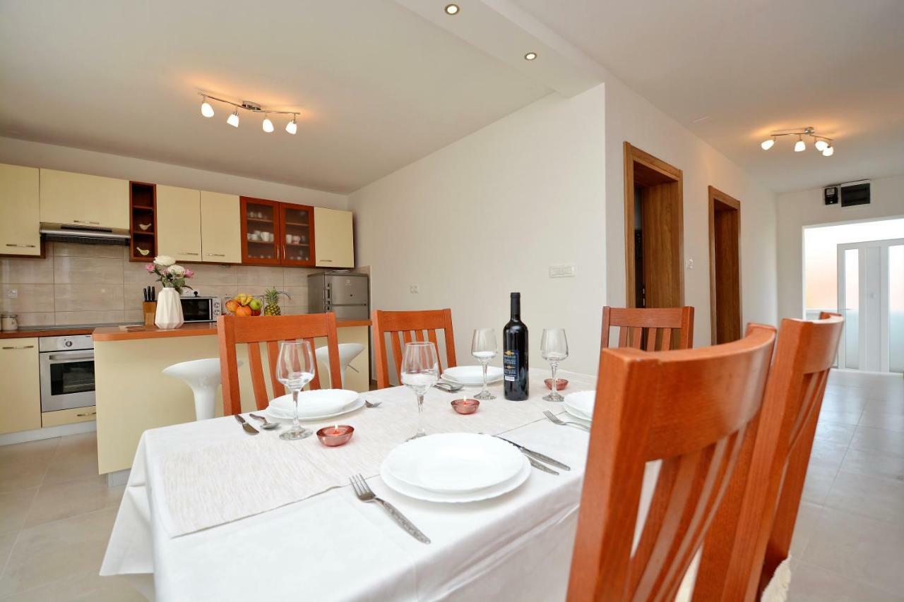 Apartment Lovre *