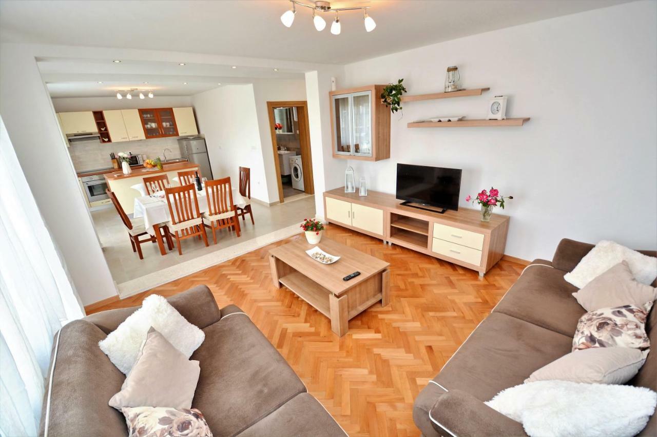 Lovre Apartment