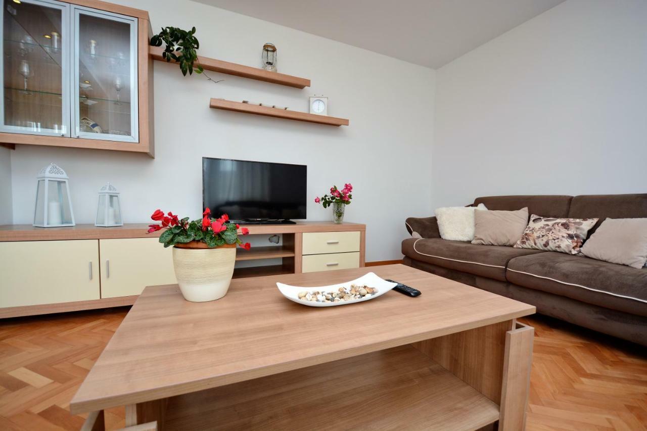 Lovre Apartment *