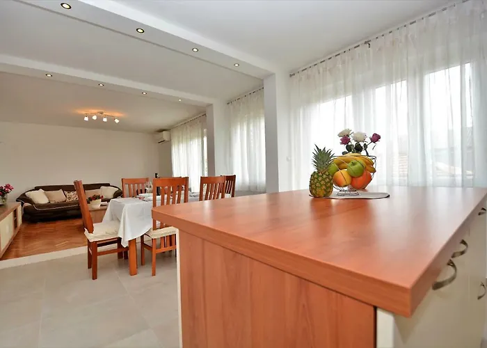 Apartment Lovre