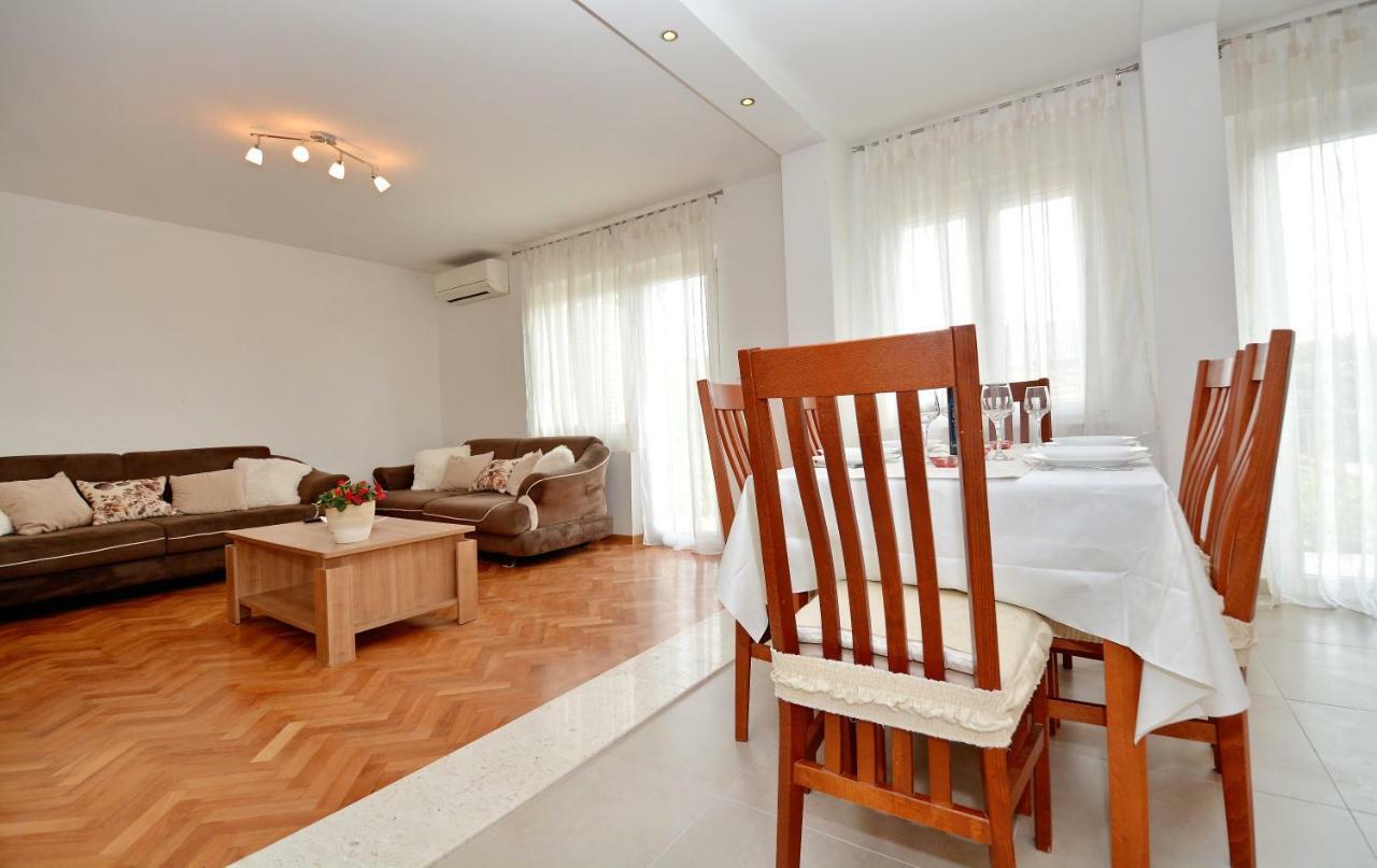 Lovre Apartmán Kastela